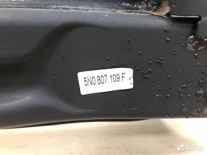 Усилитель переднего бампера Volkswagen Tiguan 5N2