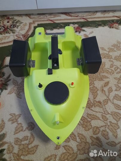 Прикормочный кораблик D 18E с gps на 16 точек