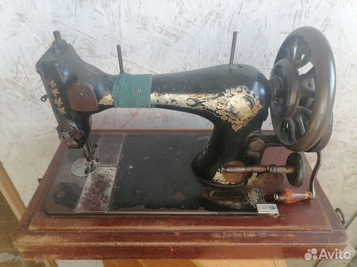 Швейная машина Singer