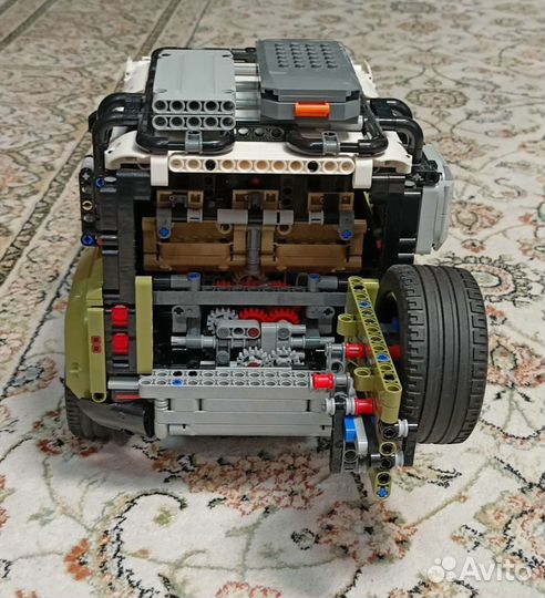 Lego Technic 42110Land Rover Defender (Оригинал)