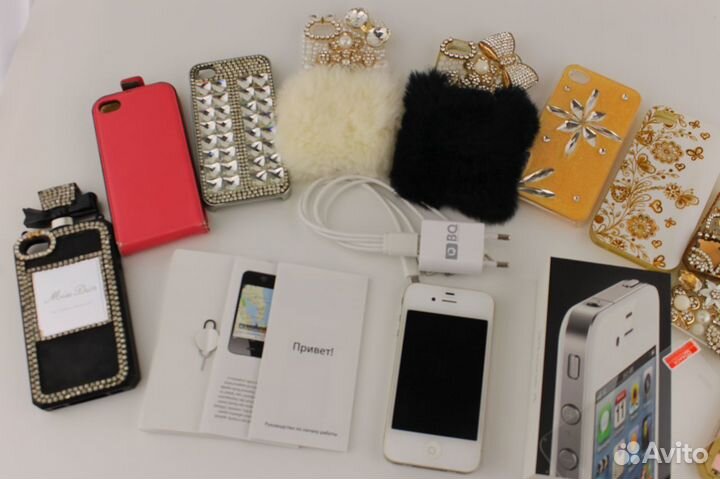 Телефон iPhone 4 + 9 чехлов
