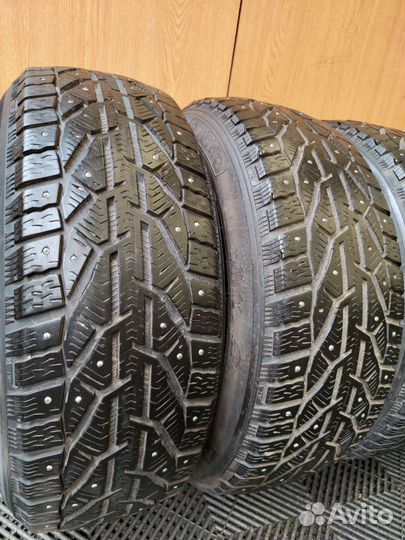 Tigar SUV Ice 215/60 R17 100T