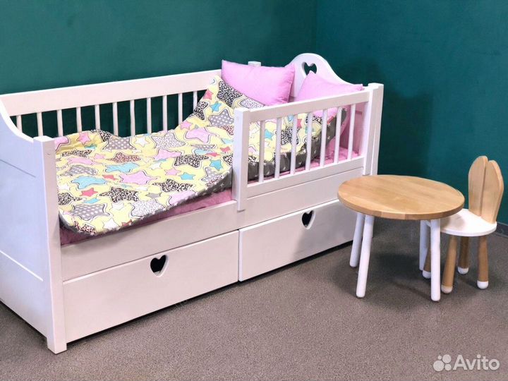 Детская кровать с бортиком