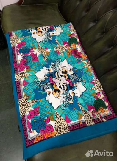 Палантин louis vuitton,платок ferragama италия