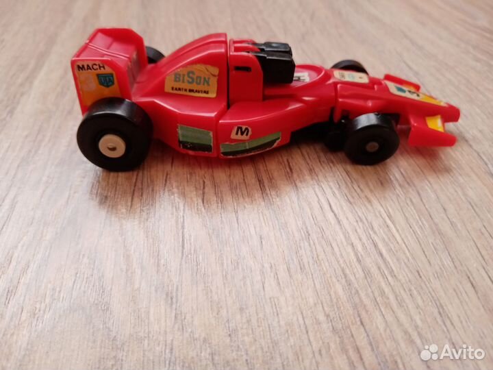 Робот трансформер формула-1 из 90 годов