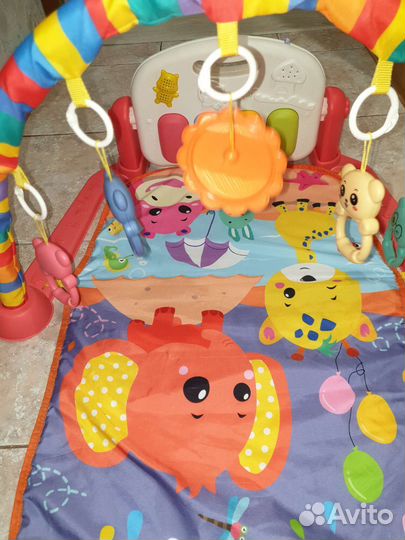 Развивающий коврик с пианино