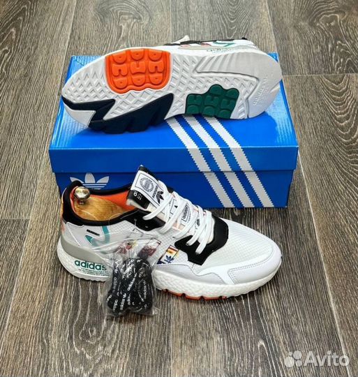 Кроссовки adidas