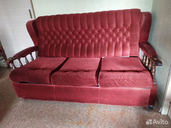 Старинный диван бу