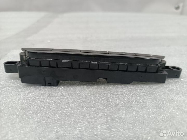 Панель управления Maserati Levante