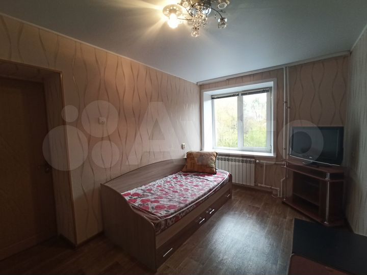 2-к. квартира, 43 м², 3/9 эт.