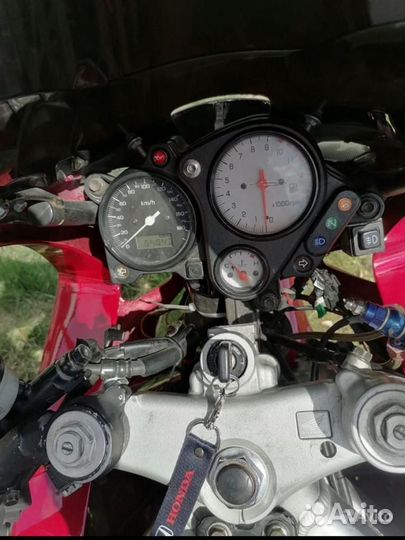 Продам Honda VTR 1000F