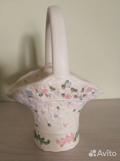 Корзинка фарфоровая