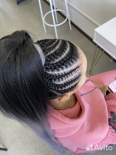 Модель на косы