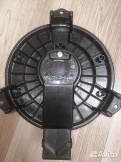 Вентилятор печки Honda Civic 8 4D