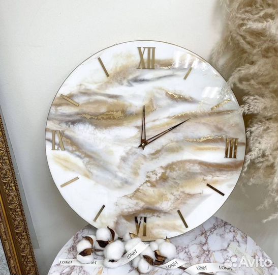 Часы из эпоксидной смолы на заказ