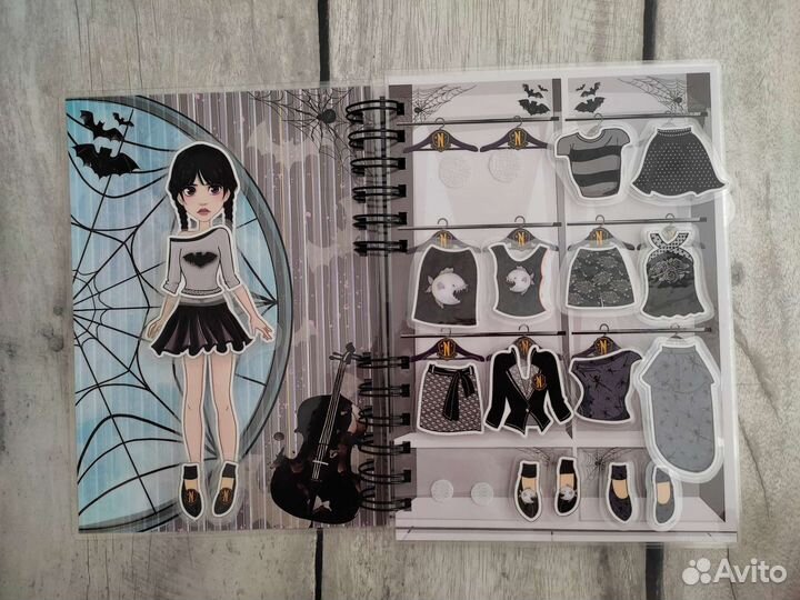 Венсдей книга на липучках