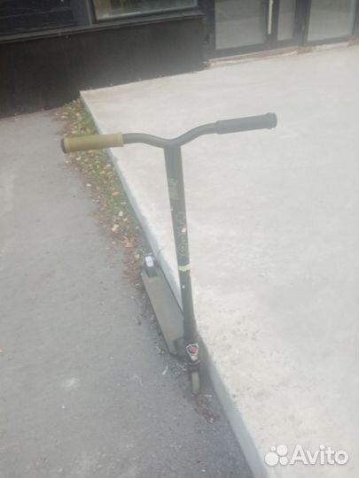 Трюковой самокат combat