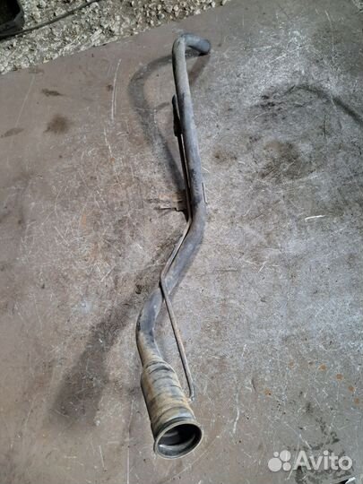 Горловина топливная Dodge Caravan