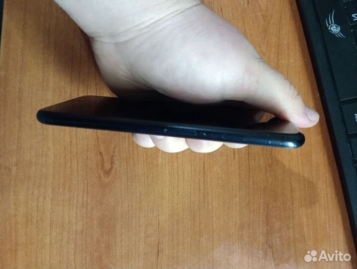 iPhone SE (2020), 64 ГБ