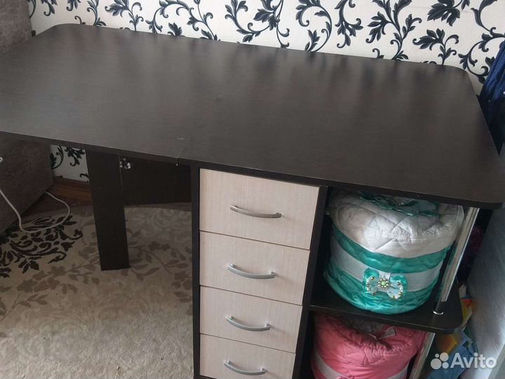 Стол книжка с баром