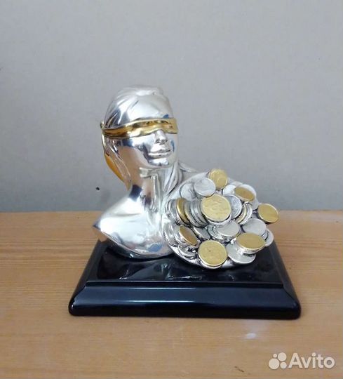 Статуэтка с серебрением Euro FAR 