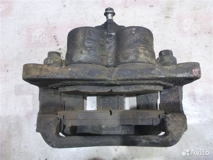 Суппорт передний правый Mazda Mpv GF FS 2001