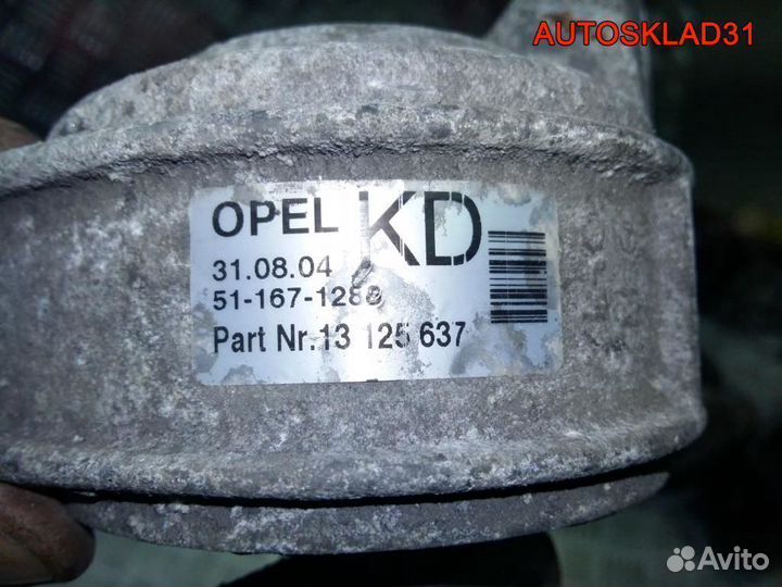 Опора двигателя правая Opel Astra H 13125637
