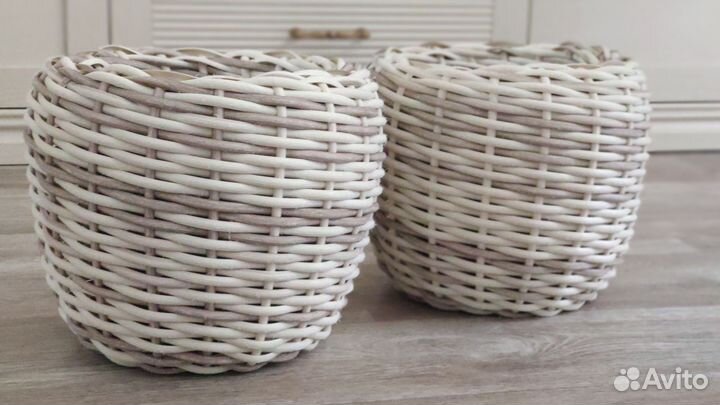 Кашпо из искусственного ротанга