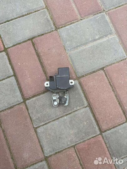 Замок багажника kia rio 3