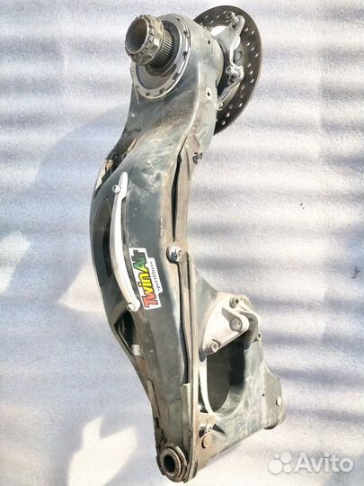 MV Agusta Brutale 1090R маятник