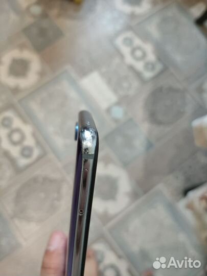 HONOR 10, 4/64 ГБ