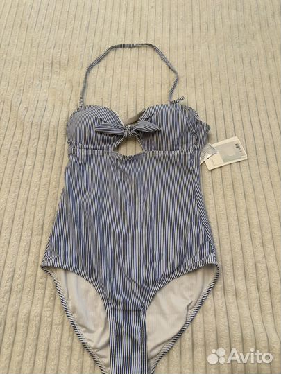 Купальник слитный новый S