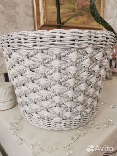 Кашпо для цветов из ротанга