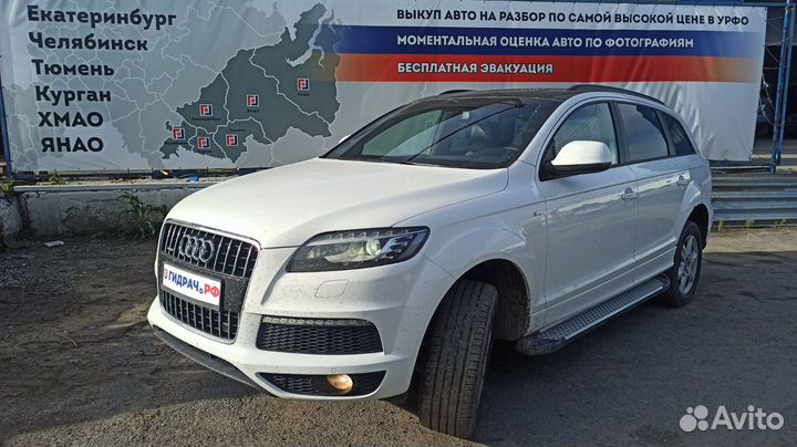 Обшивка стойки задней левой верхняя Audi Q7 4L0867