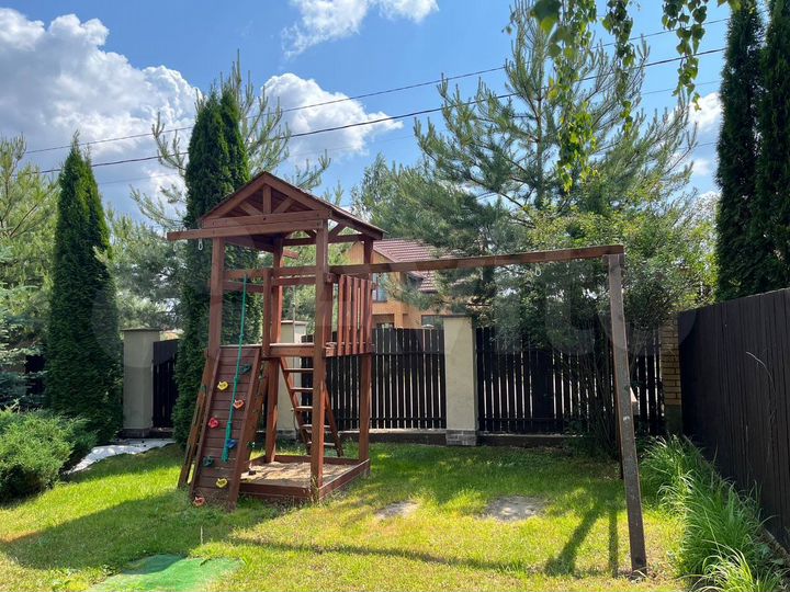 Дом 170 м² на участке 15 сот.