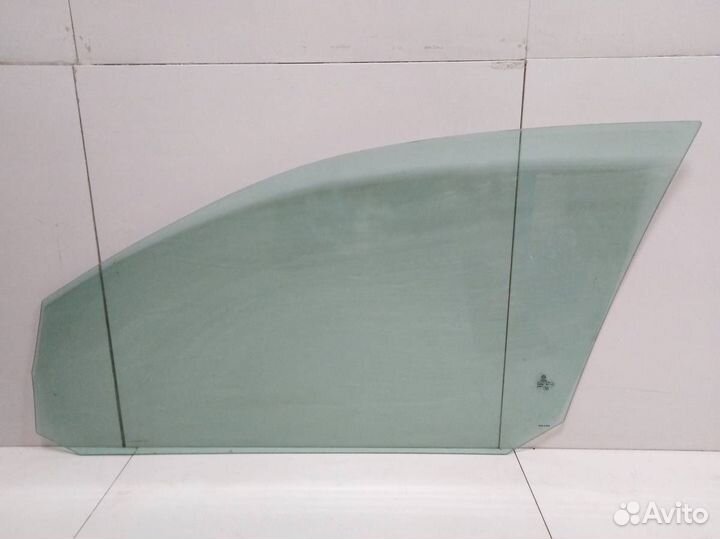 Стекло двери передней правой Volkswagen Jetta 1K 2