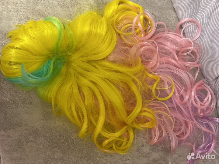 Парик цветной