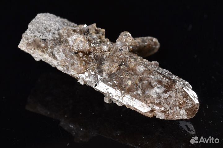 Топаз, псевдобрукит, гематит. Лот №400