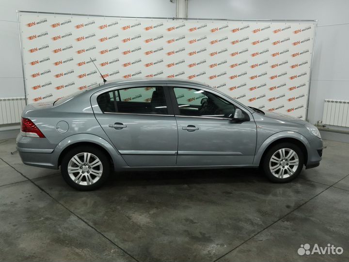 Opel Astra 1.8 AT, 2011, 183 995 км