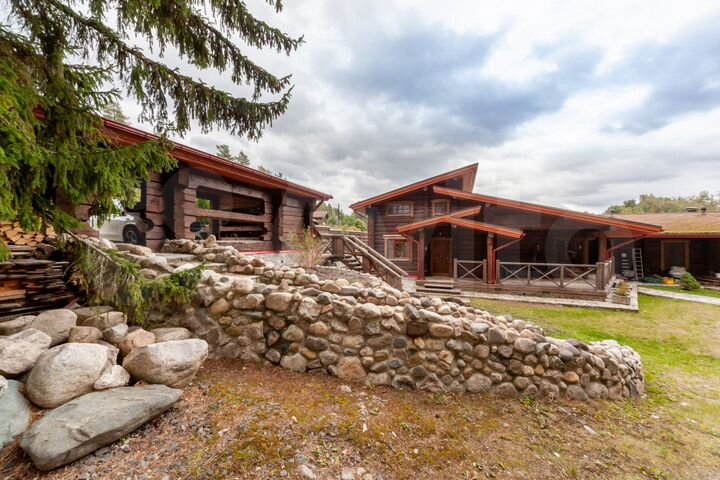 Дом 232,3 м² на участке 15 сот.