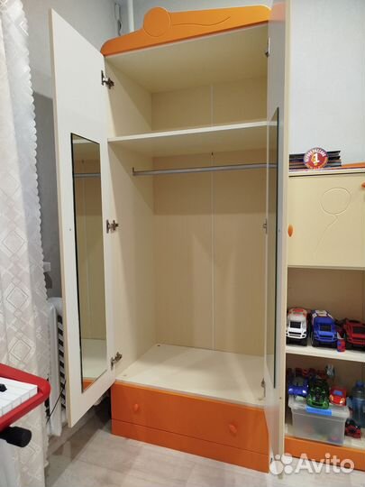 Детский мебельный гарнитур