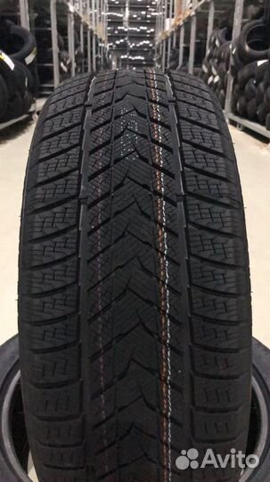 Roadmarch Winter XPro 999 275/40 R21 107H