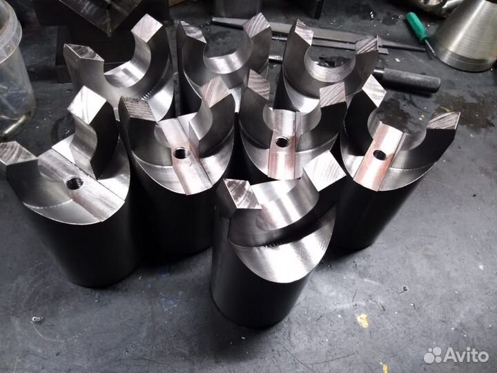 Токарные работы услуги. Токарь