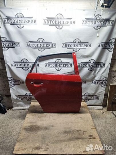 Дверь Toyota Prius 30 2010 1.8