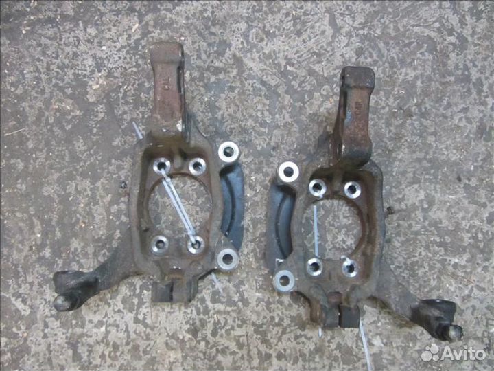 Кулак поворотный передний Nissan Murano Z50