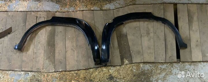 Молдинг на задние крылья LC 200