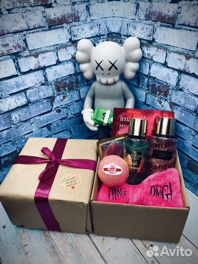 Подарочный бокс с косметикой