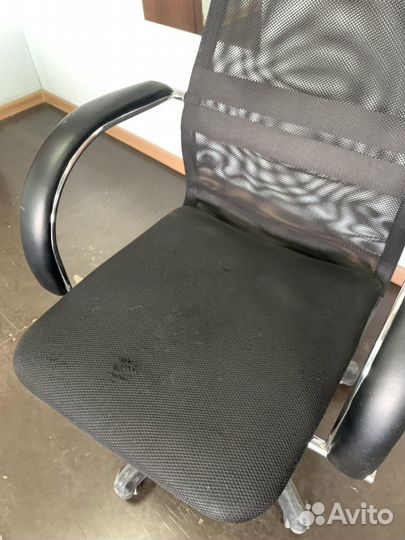 Офисное кресло
