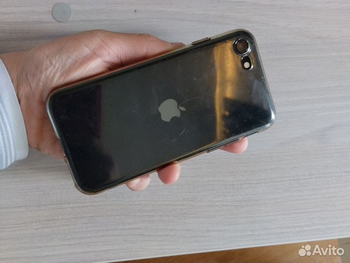 iPhone SE (2022), 64 ГБ