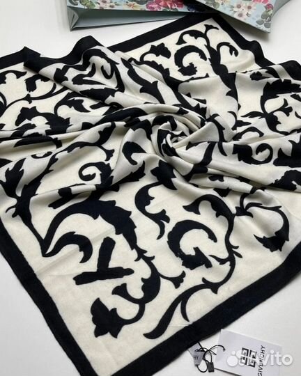 Женские шарфы и платки